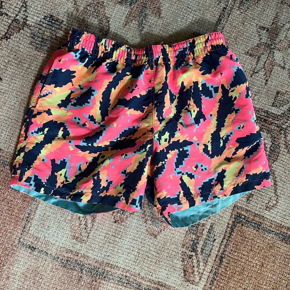 Chubbies Pink and Orange Athletic Shorts Vibrant Design REVERSIBLE 2 for 1!